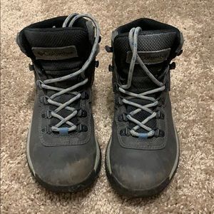 Columbia Hiking Boots. Women’s size 6
